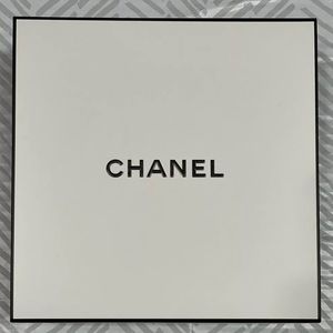 Chanel Square Empty White Gift Box 8.5 x8.5x 3.75